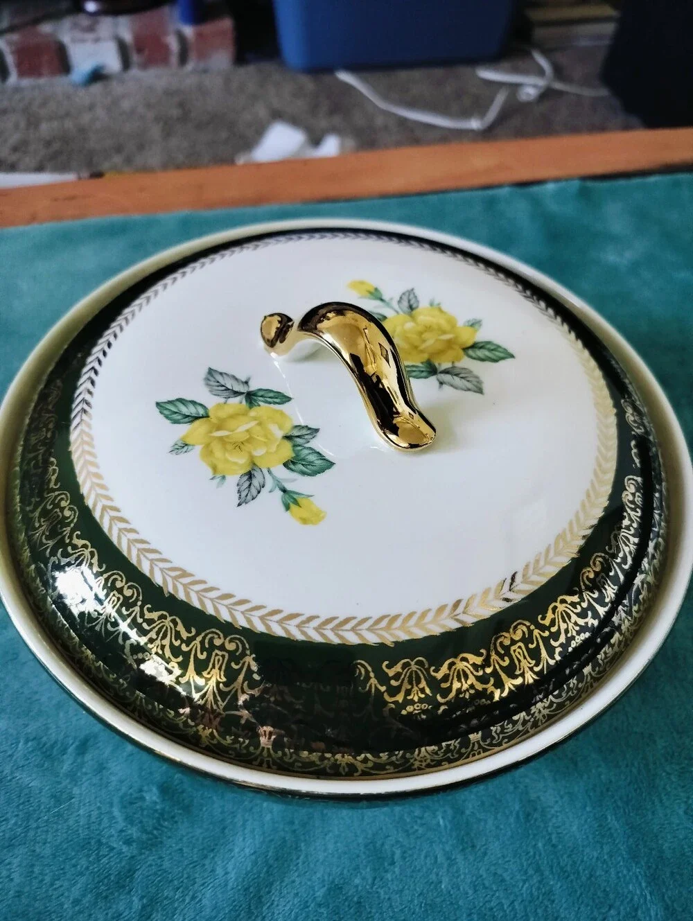 Homer Laughlin Vegetable Tureen Dark Green Gold Filigree Yellow Roses 1952
